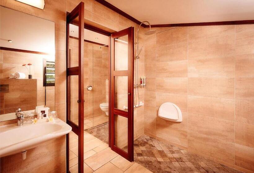 بانگلوی استاندارد, Iloha Seaview