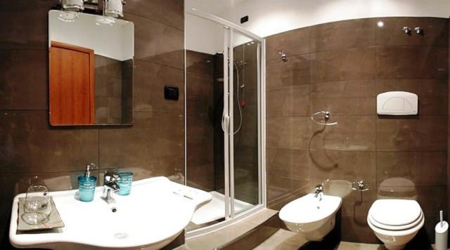 اتاق استاندارد سه نفره, La Luna Guest House