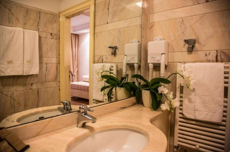 Четырехместный Номер Стандарт, Lh Hotel Domus Caesari