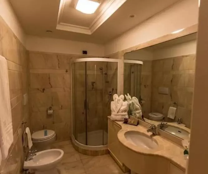 Standard Kolmen Hengen Huone, Lh Hotel Domus Caesari