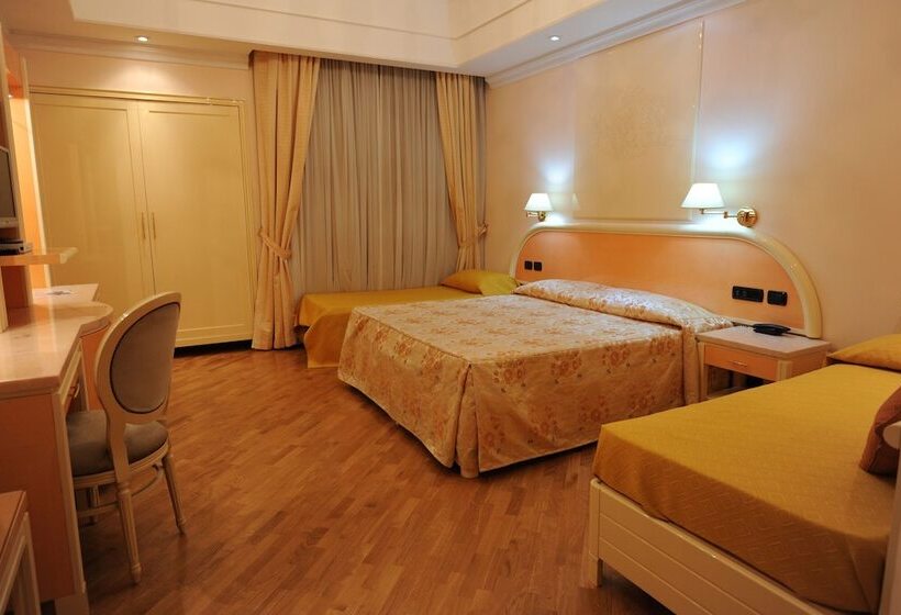 Четырехместный Номер Стандарт, Lh Hotel Domus Caesari