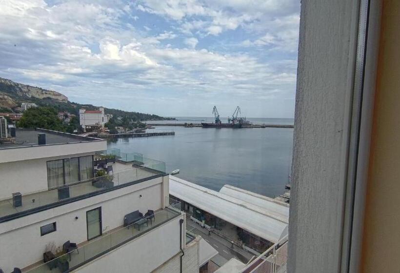 Triple Room Sea View, Lotos