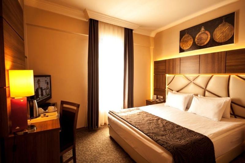 스탠다드 룸, Rumi