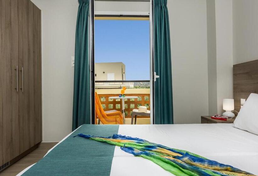 חדר סופריור, Sisi Breeze