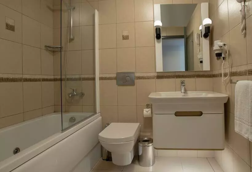 اتاق سوپریور سه تخته, Tan Hotel Special Category