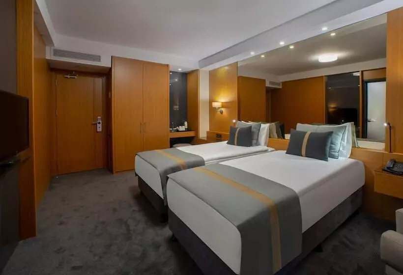 اتاق سوپریور سه تخته, Tan Hotel Special Category