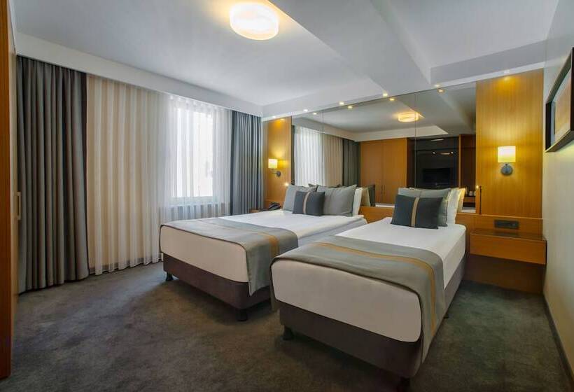 اتاق سوپریور سه تخته, Tan Hotel Special Category