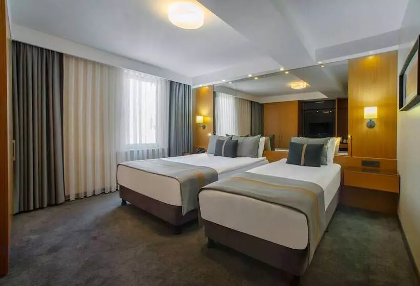 اتاق سوپریور سه تخته, Tan Hotel Special Category