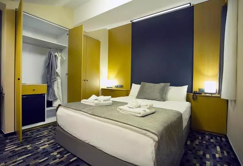 اتاق خانوادگی, Tan Hotel Special Category