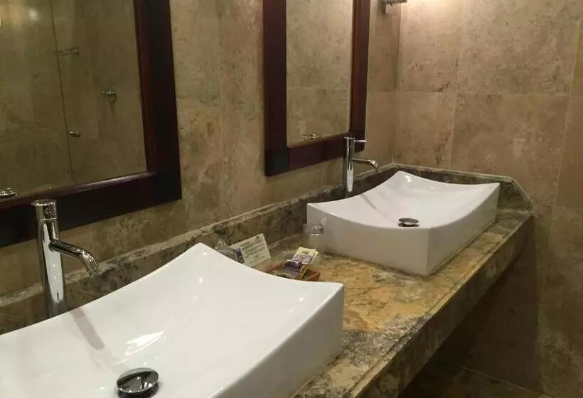 سوییت جونیور, Taypikala Hotel Cusco