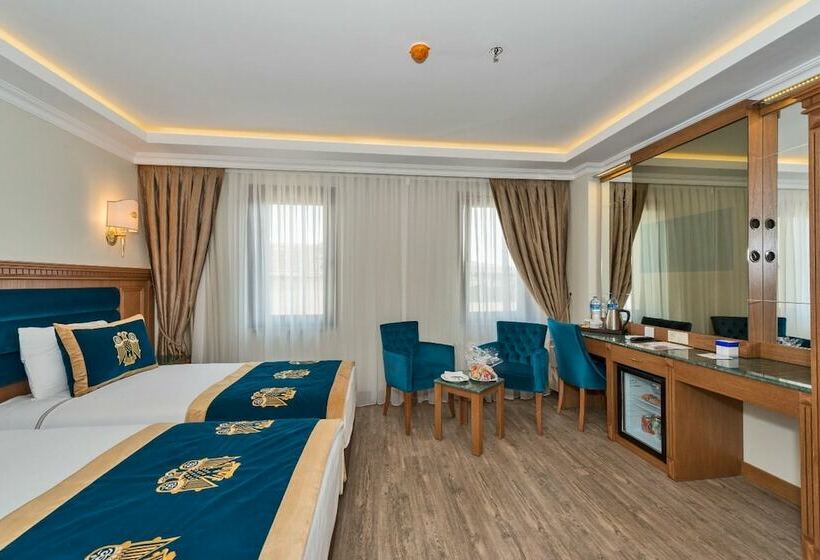 اتاق استاندارد سه نفره, The Byzantium Suites Hotel & Spa