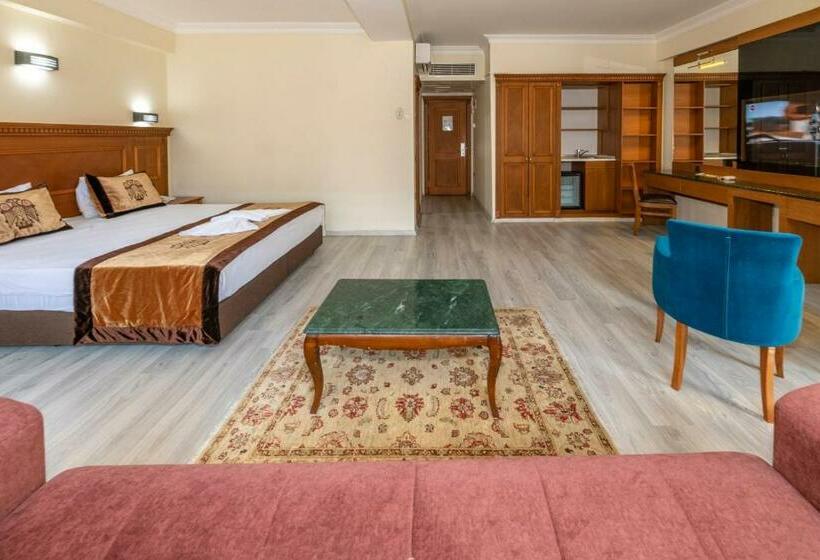 اتاق خانوادگی, The Byzantium Suites Hotel & Spa