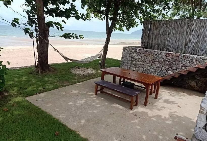 ویلای دلوکس 1 خوابه با چشم‌انداز دریا, Tolani Resort Kui Buri