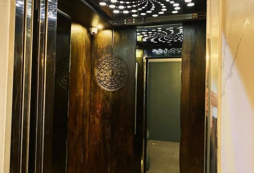 اتاق اجرایی, Happy Life Green