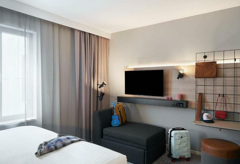 اتاق خانوادگی, Moxy Edinburgh Fountainbridge