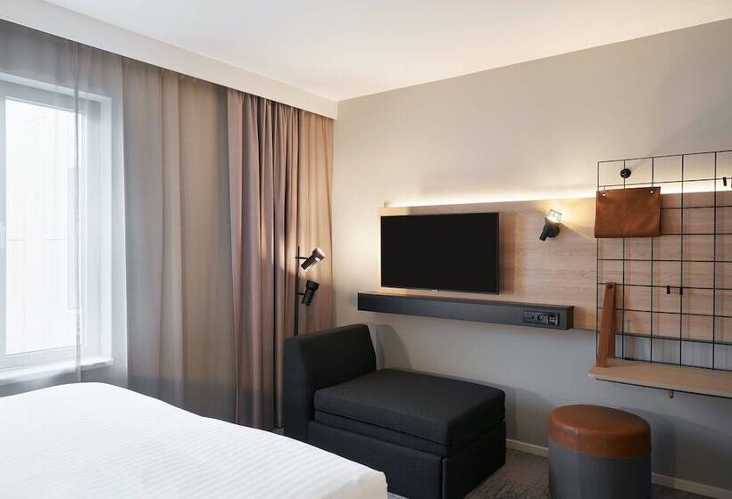 اتاق خانوادگی, Moxy Edinburgh Fountainbridge