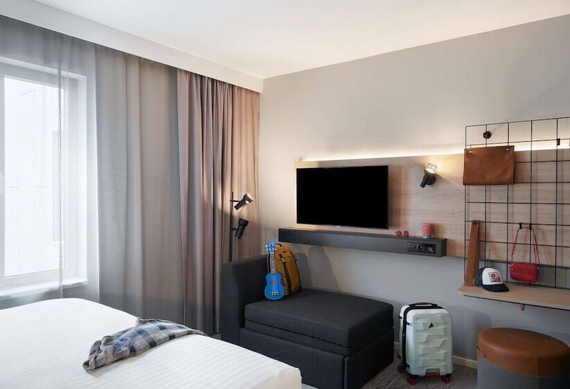 اتاق خانوادگی, Moxy Edinburgh Fountainbridge