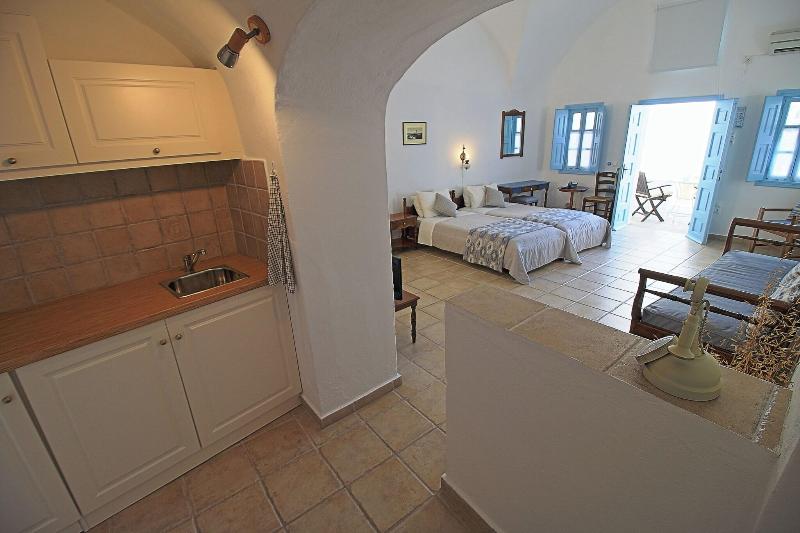 스탠다드 스튜디오, Aethrio Sunset Village   Oia