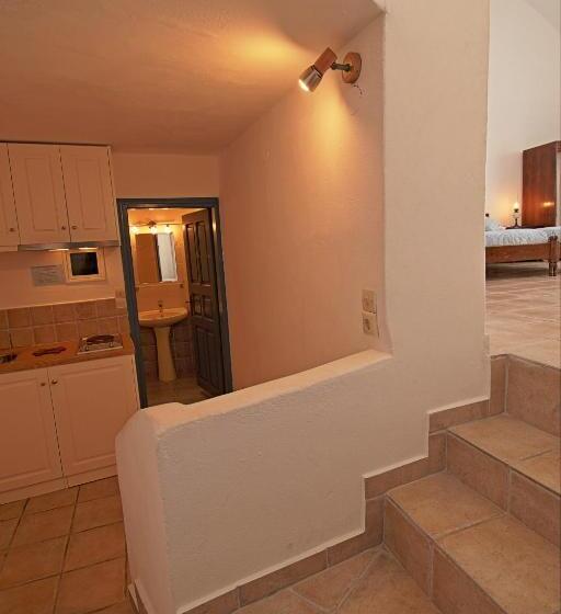 Студия Стандарт, Aethrio Sunset Village   Oia