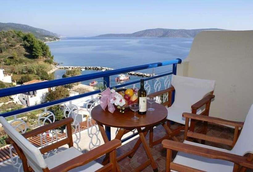 اتاق خانوادگی با چشمانداز دریا, Agnanti