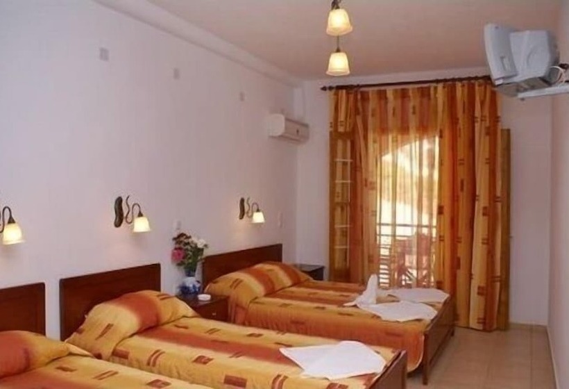 اتاق خانوادگی با چشمانداز دریا, Agnanti