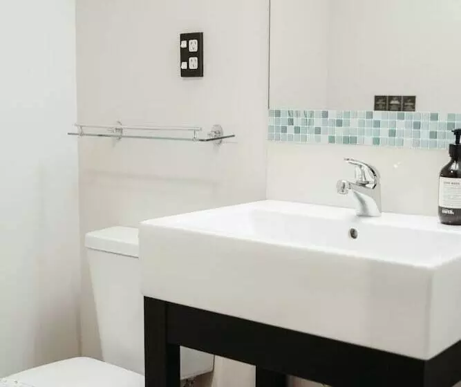 اتاق استاندارد, Auckland City Hotel   Hobson St