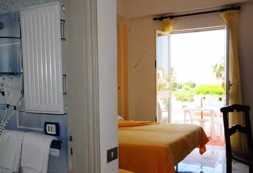 اتاق استاندارد با چشمانداز باغ, Belsole