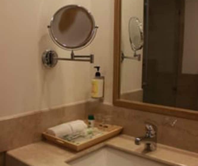 Номер Superior, Lemon Tree Hotel, East Delhi Mall, Kaushambi