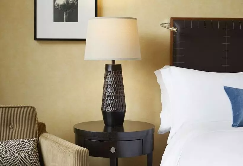 اتاق لوکس با چشم‌انداز شهر, Denny Park Hotel Seattle