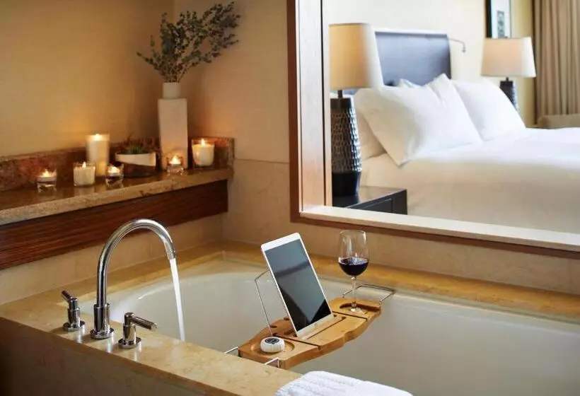 سوئیت با تخت بزرگ, Denny Park Hotel Seattle