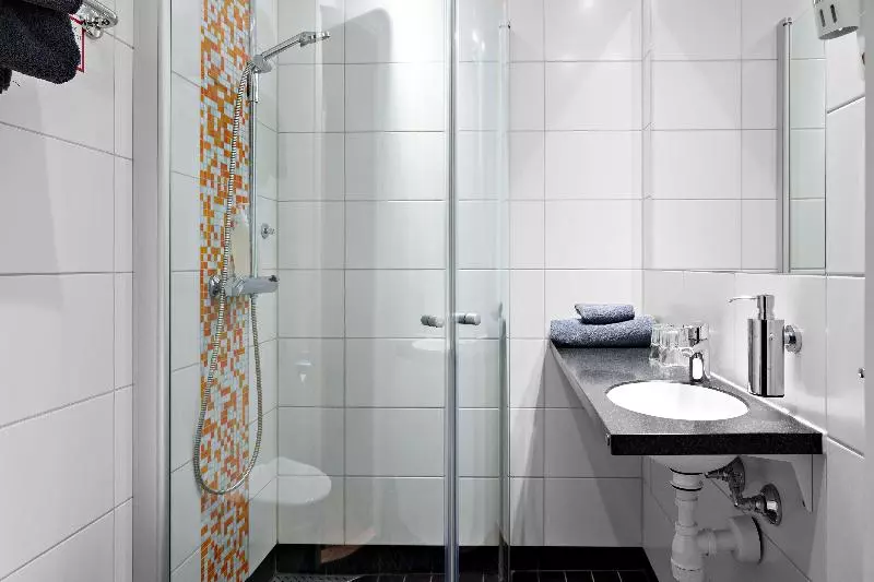 سوئیت با تخت بزرگ, Denny Park Hotel Seattle