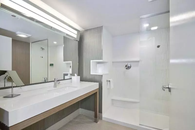 اتاق لوکس با چشم‌انداز شهر, Denny Park Hotel Seattle