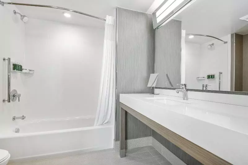 اتاق لوکس با چشم‌انداز شهر, Denny Park Hotel Seattle