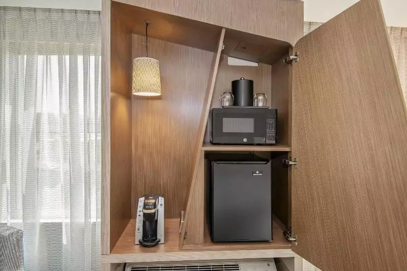 اتاق لوکس با چشم‌انداز شهر, Denny Park Hotel Seattle