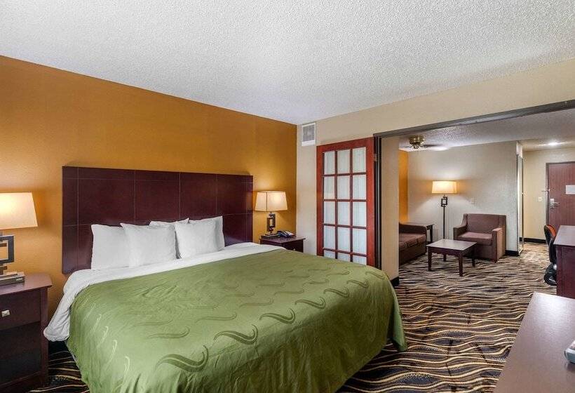 스위트, Quality Suites Addisondallas