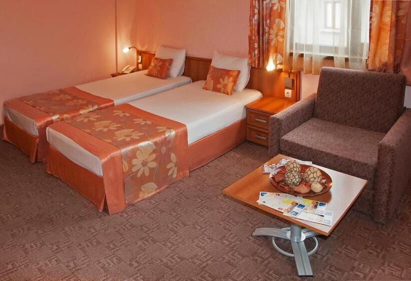 اتاق استاندارد, Real