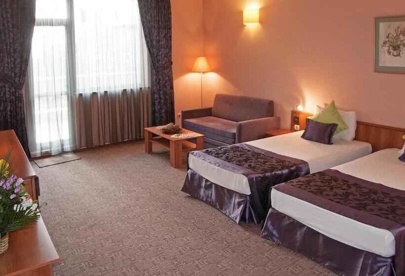 سوییت جونیور, Real