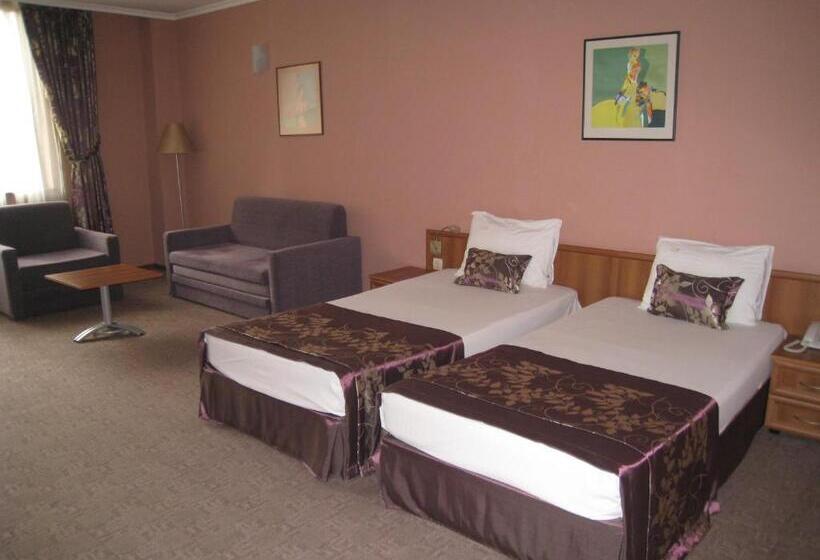 سوییت جونیور سوپریور, Real