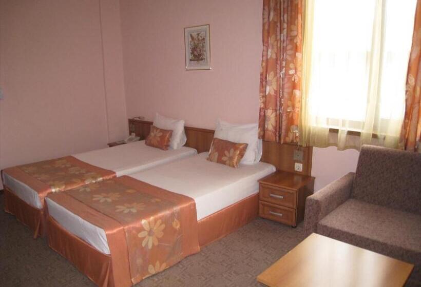 اتاق استاندارد, Real