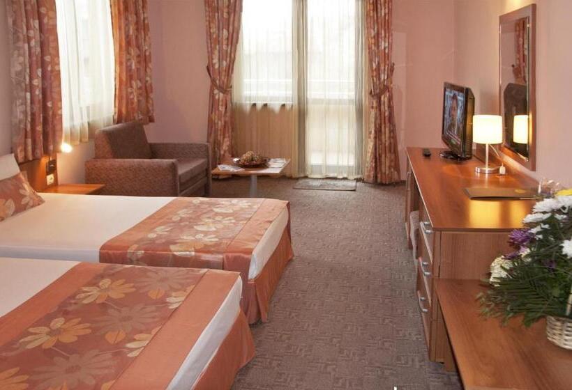 اتاق استاندارد, Real