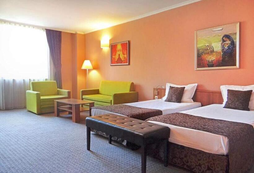 سوییت جونیور سوپریور, Real