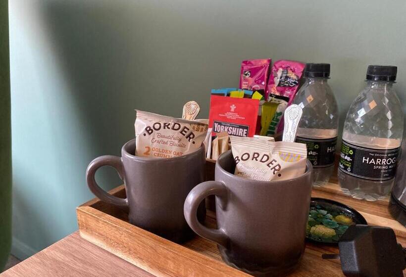 带大床的标准间, The George Hotel Easingwold