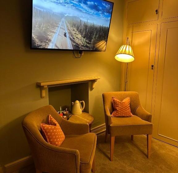 带大床的标准间, The George Hotel Easingwold