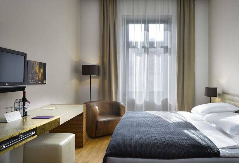 اتاق استاندارد, The Icon Hotel & Lounge