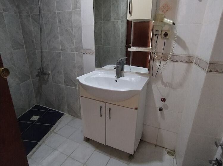 Номер Стандарт Трехместный, Turvan