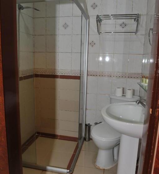 スタンダードトリプルルーム, Turvan