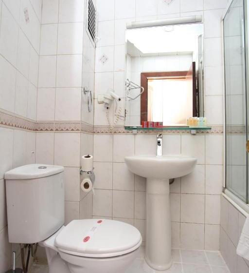 スタンダードトリプルルーム, Turvan