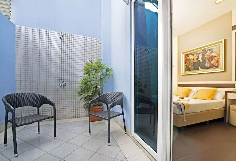 Quarto superior, 81 Bugis