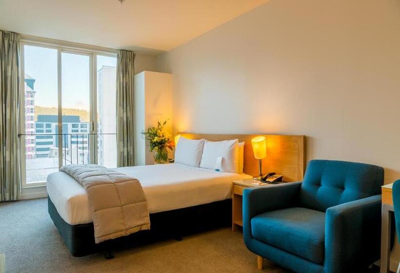 스탠다드 스튜디오, Astelia Apartment