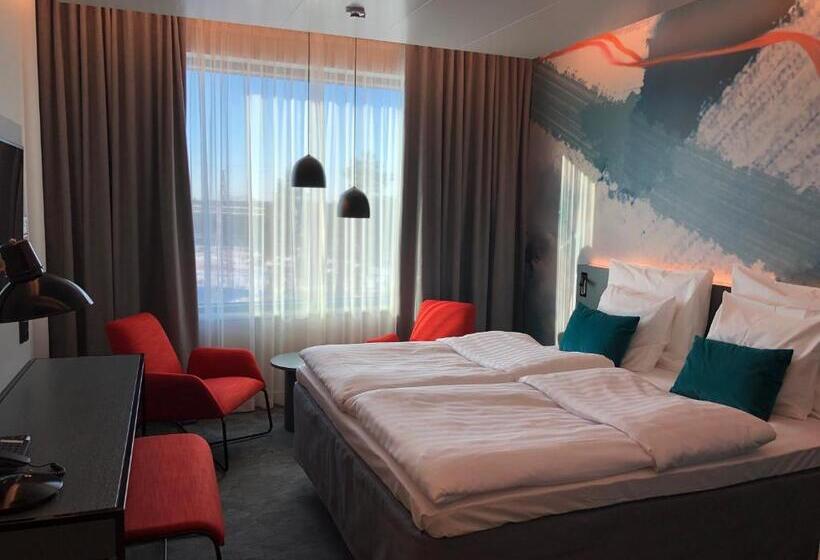 キングサイズベッドのスタンダードルーム, Break Sokos Hotel Flamingo